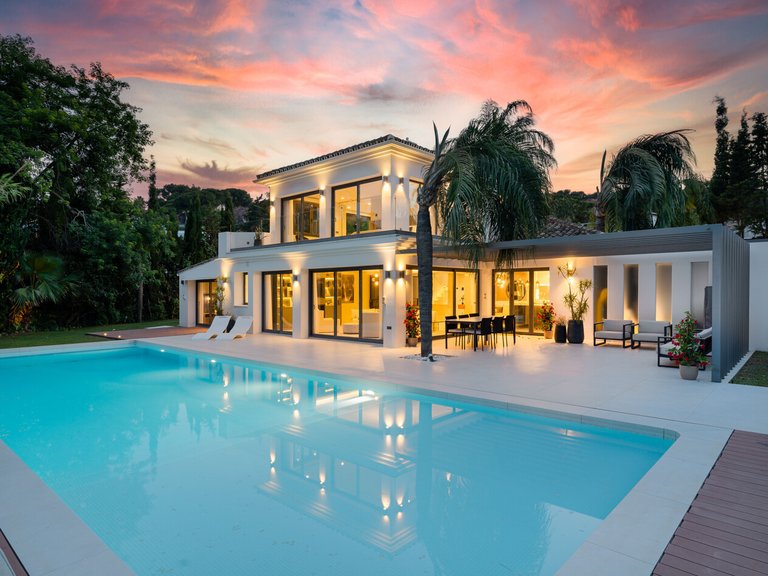 Apartment for Sale  in Marbella, Malaga 40