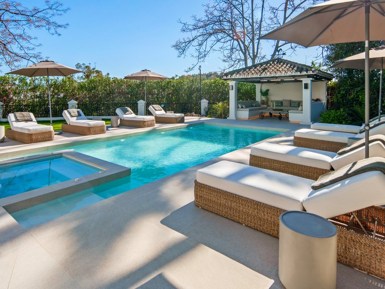 Apartment for Sale  in Marbella, Malaga 35