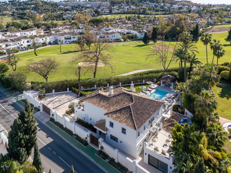 Apartment for Sale  in Marbella, Malaga 50