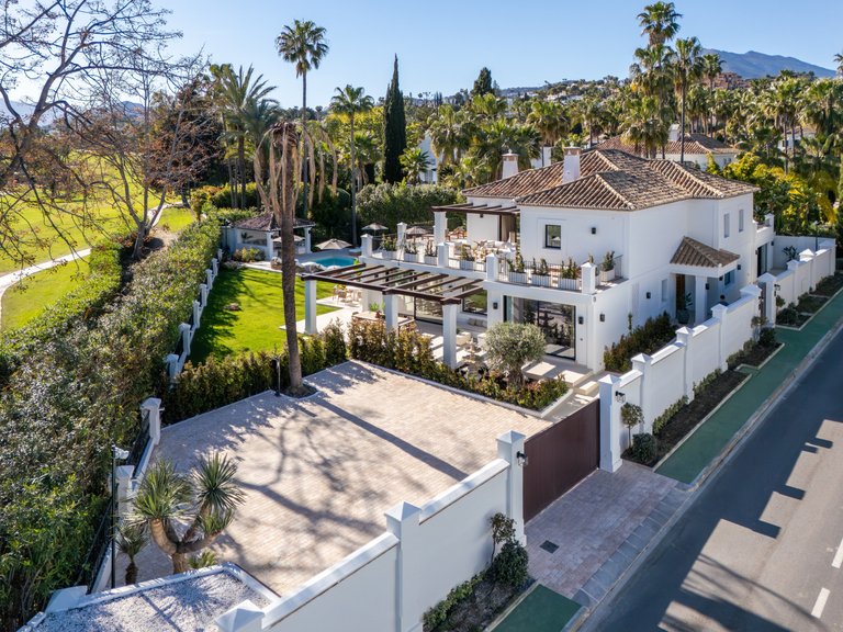 Apartment for Sale  in Marbella, Malaga 51