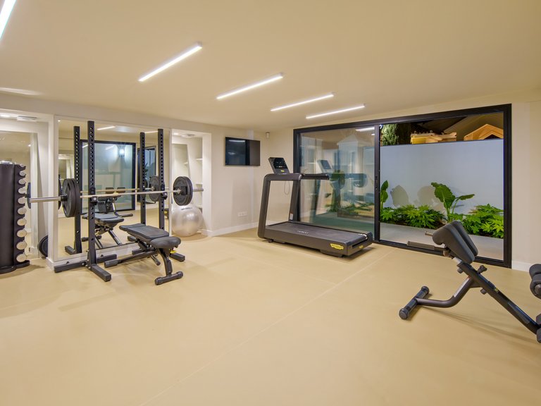 Apartment for Sale  in Marbella, Malaga 30