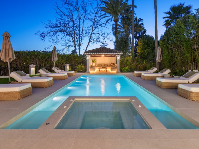 Apartment for Sale  in Marbella, Malaga 41