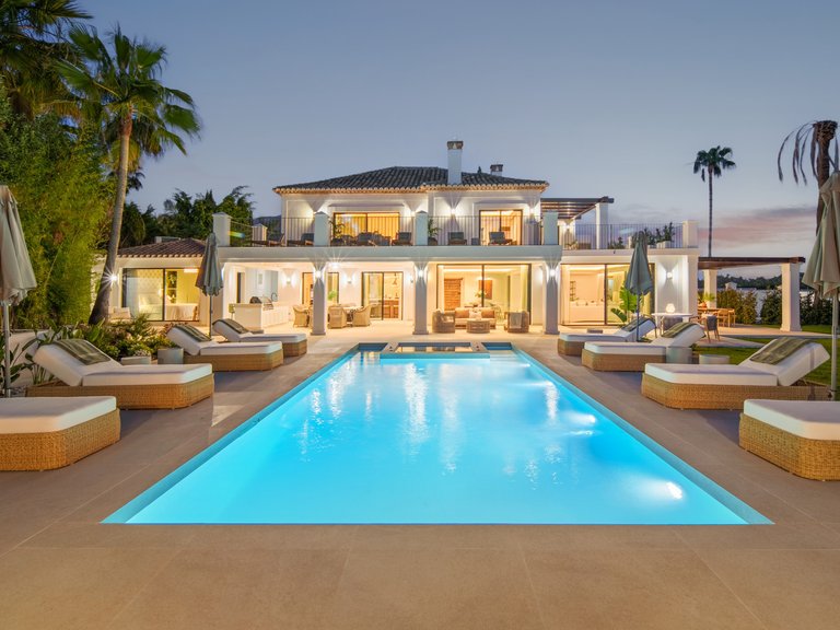Apartment for Sale  in Marbella, Malaga 40