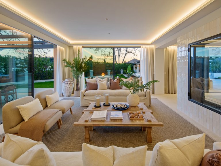 Apartment for Sale  in Marbella, Malaga 39