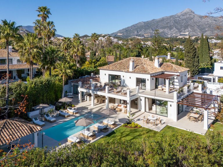 Apartment for Sale  in Marbella, Malaga 1