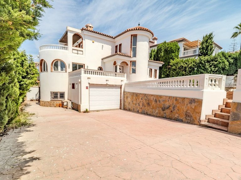 Apartment for Sale  in Mijas Costa, Malaga 3