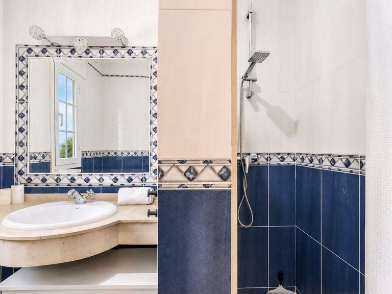 Apartment for Sale  in Marbella, Malaga 50