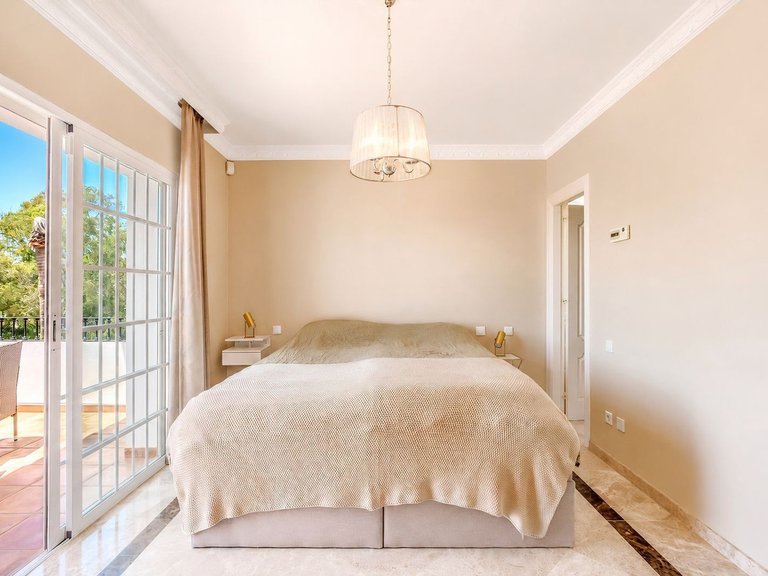 Apartment for Sale  in Marbella, Malaga 34