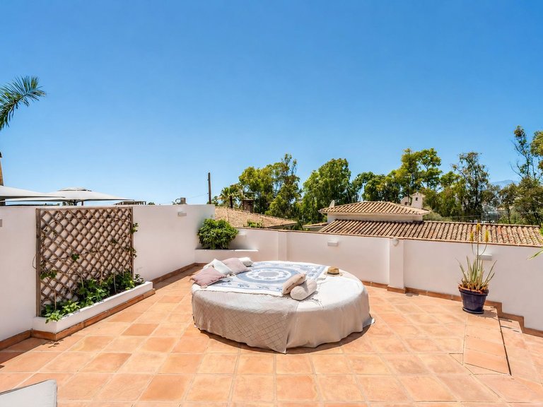 Apartment for Sale  in Marbella, Malaga 7