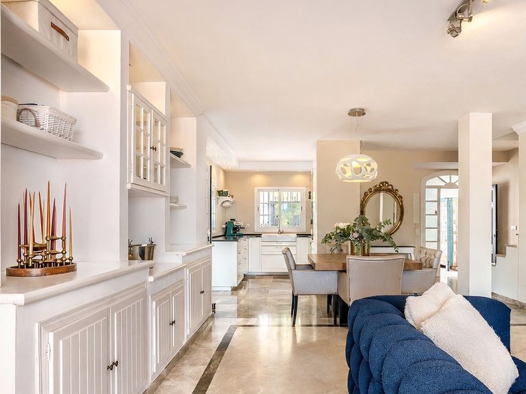Apartment for Sale  in Marbella, Malaga 18