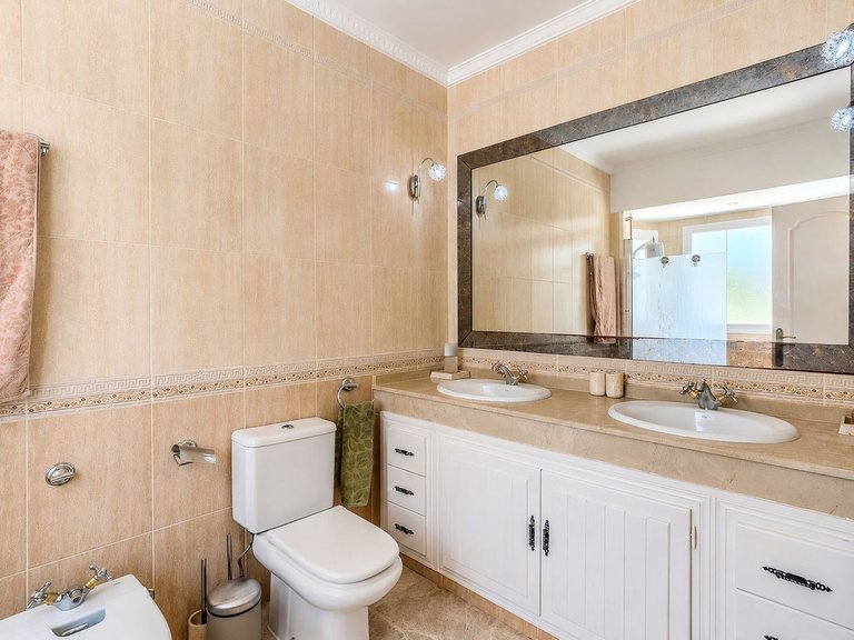 Apartment for Sale  in Marbella, Malaga 39