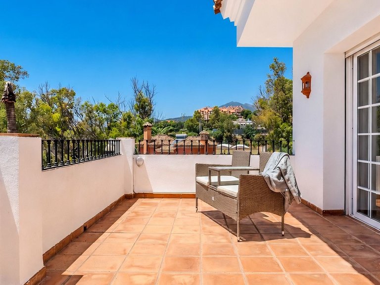 Apartment for Sale  in Marbella, Malaga 37