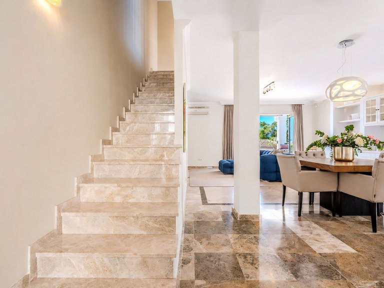 Apartment for Sale  in Marbella, Malaga 21