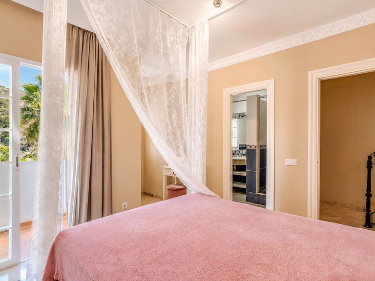 Apartment for Sale  in Marbella, Malaga 48