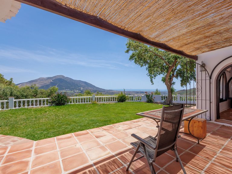 Apartment for Sale  in Alhaurin El Grande, Malaga 6