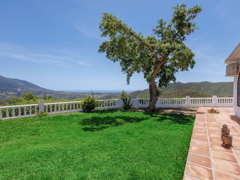 Apartment for Sale  in Alhaurin El Grande, Malaga 35