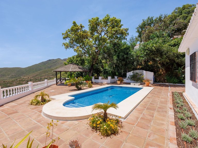 Apartment for Sale  in Alhaurin El Grande, Malaga 32