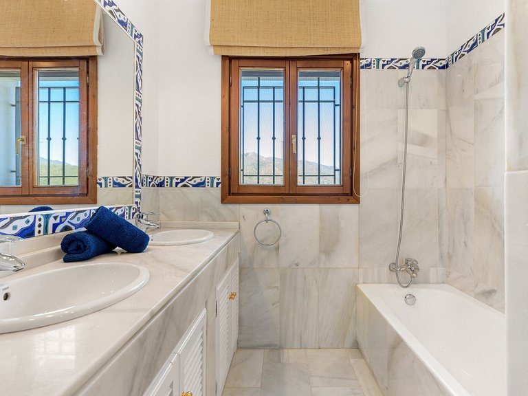 Apartment for Sale  in Benahavis, Malaga 23