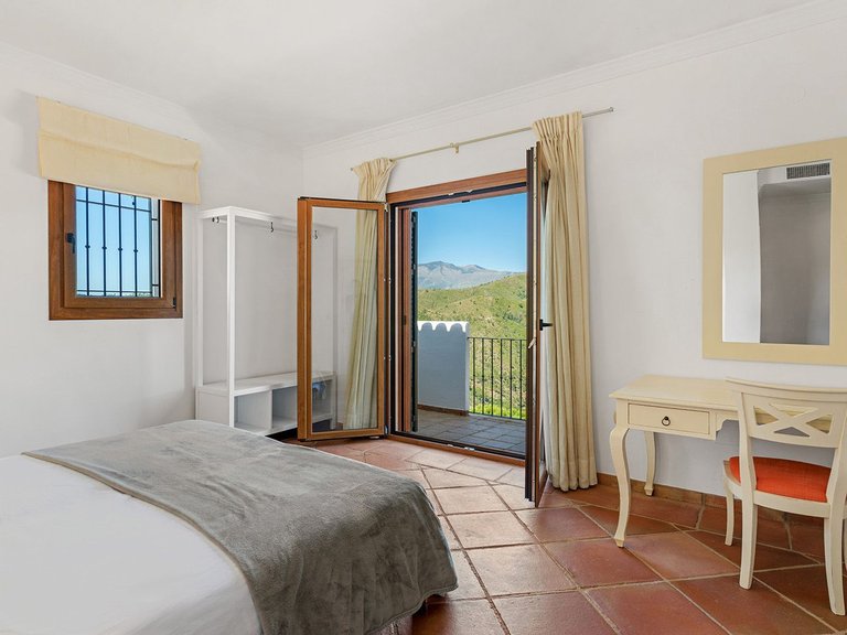 Apartment for Sale  in Benahavis, Malaga 19