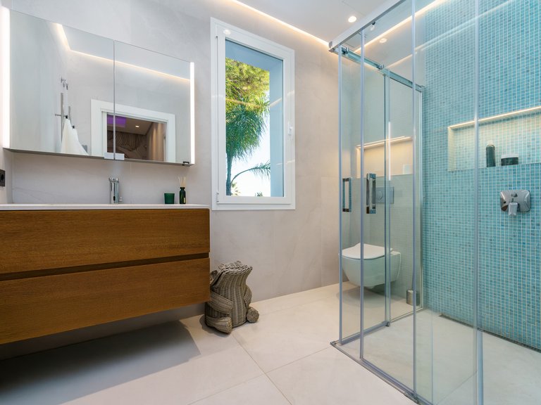 Apartment for Sale  in Marbella, Malaga 38