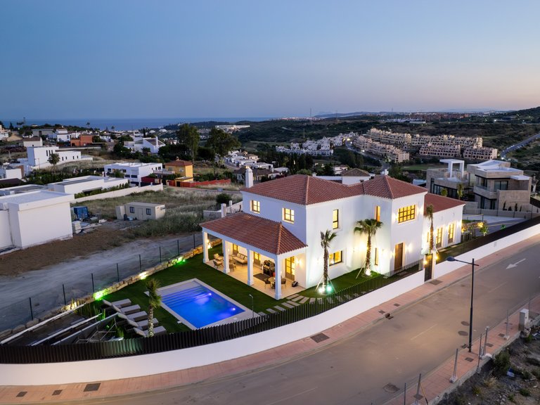 Apartment for Sale  in Estepona, Malaga 35