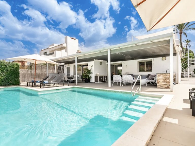 Apartment for Sale  in Marbella, Malaga 30