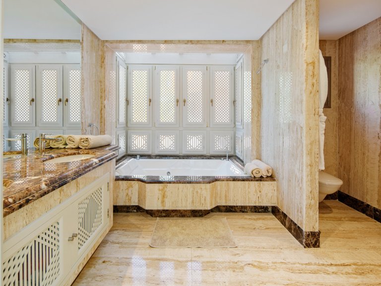 Apartment for Sale  in Marbella, Malaga 16