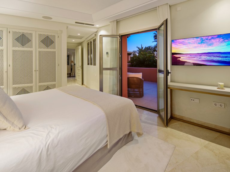 Apartment for Sale  in Marbella, Malaga 36