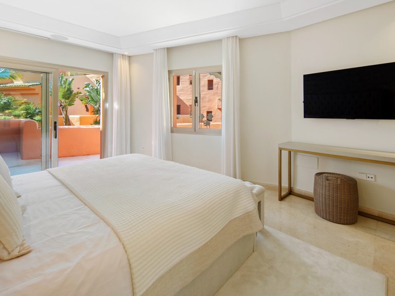 Apartment for Sale  in Marbella, Malaga 25