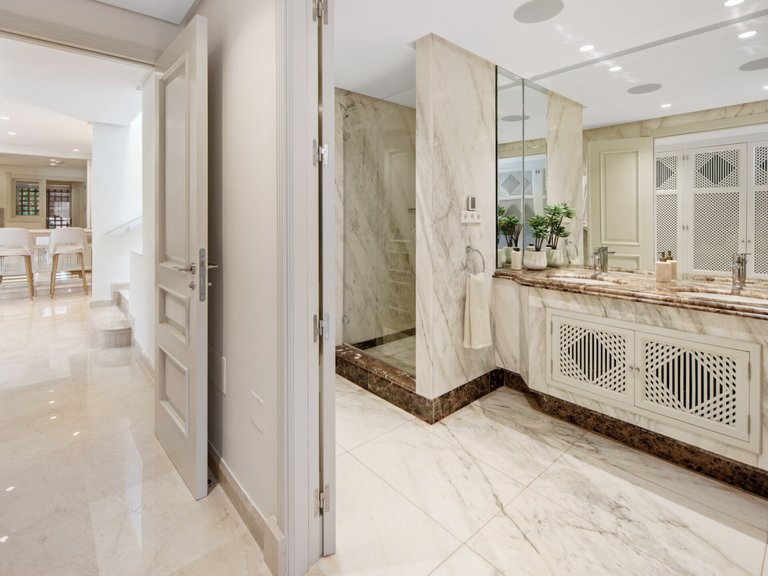 Apartment for Sale  in Marbella, Malaga 23