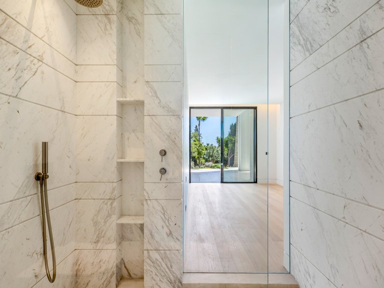 Apartment for Sale  in Marbella, Malaga 25