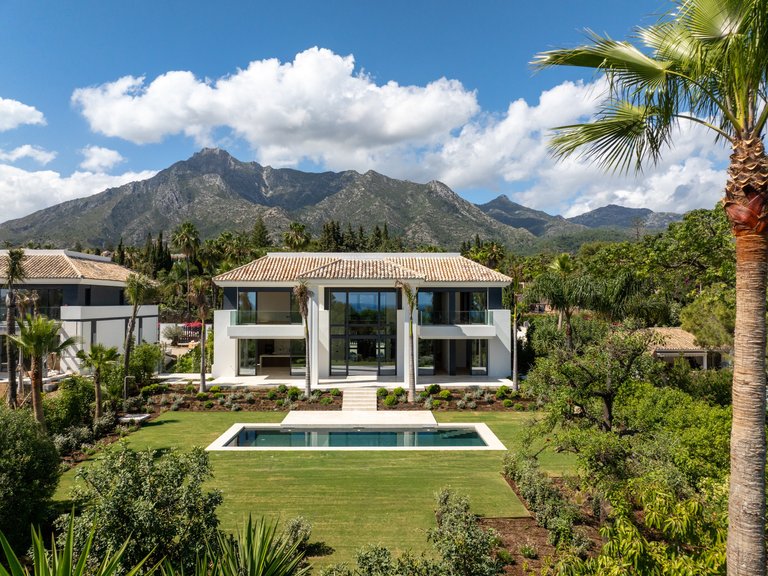 Apartment for Sale  in Marbella, Malaga 37