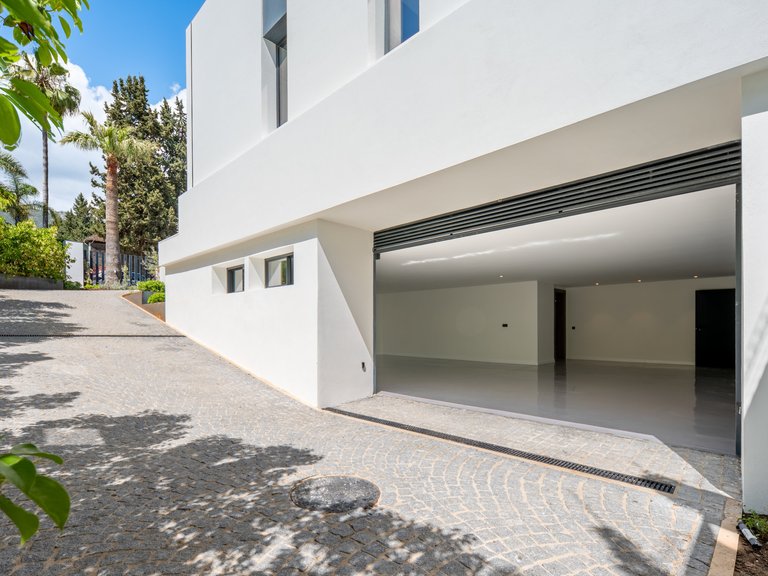 Apartment for Sale  in Marbella, Malaga 34