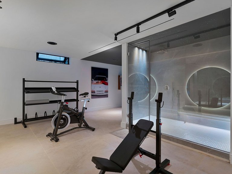 Apartment for Sale  in Marbella, Malaga 26