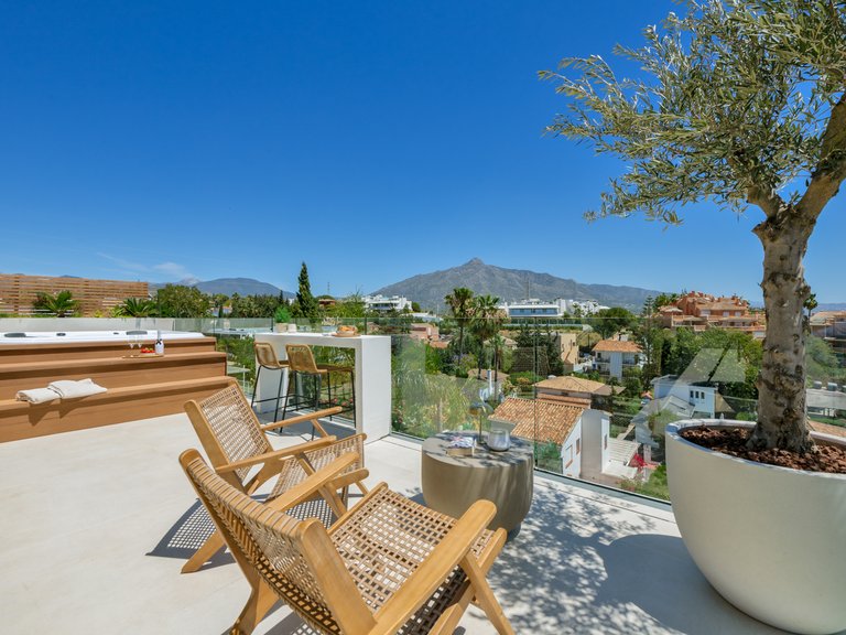 Apartment for Sale  in Marbella, Malaga 3