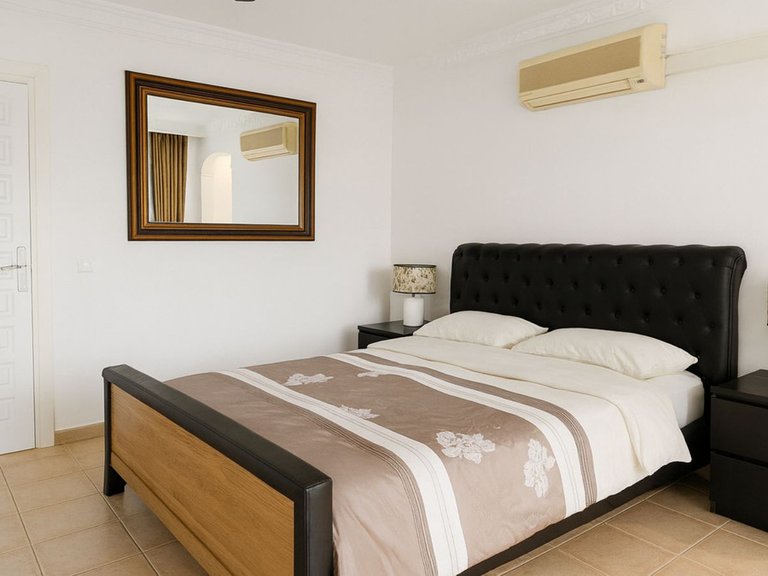 Apartment for Sale  in Marbella, Malaga 28