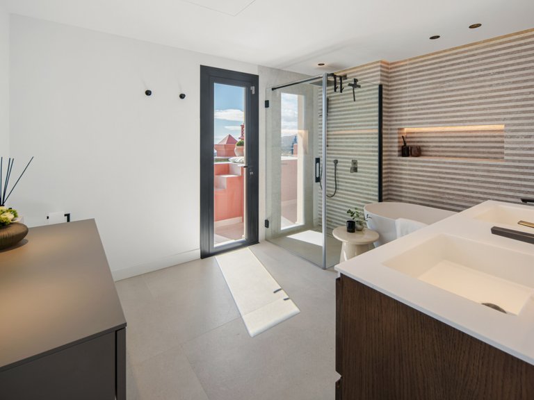Apartment for Sale  in Benahavis, Malaga 24