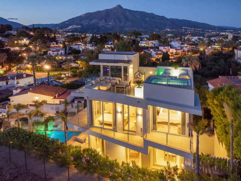 Apartment for Sale  in Marbella, Malaga 1