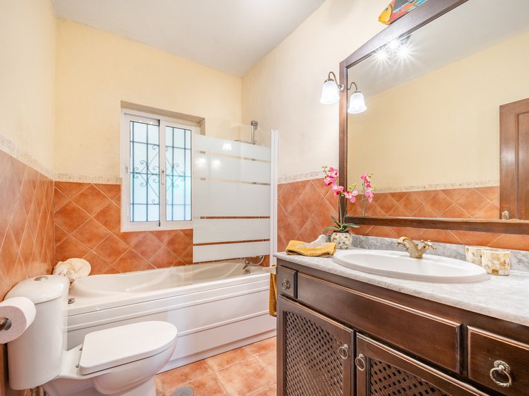 Apartment for Sale  in Marbella, Malaga 23