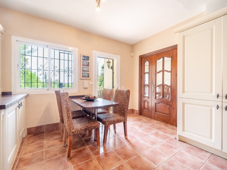Apartment for Sale  in Marbella, Malaga 18