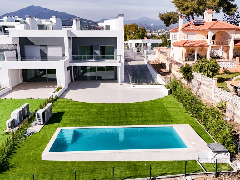 Apartment for Sale  in San Pedro De Alcantara, Malaga 1