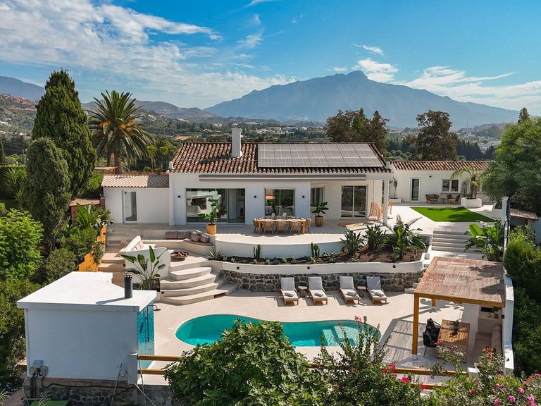 Apartment for Sale  in San Pedro De Alcantara, Malaga 1