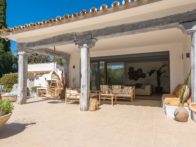 Apartment for Sale  in Marbella, Malaga 28