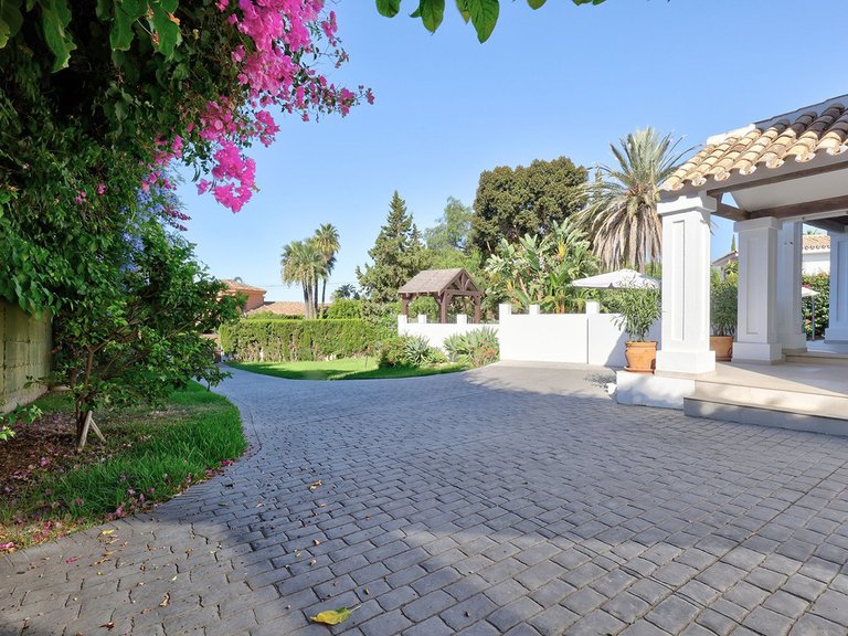 Apartment for Sale  in Marbella, Malaga 26