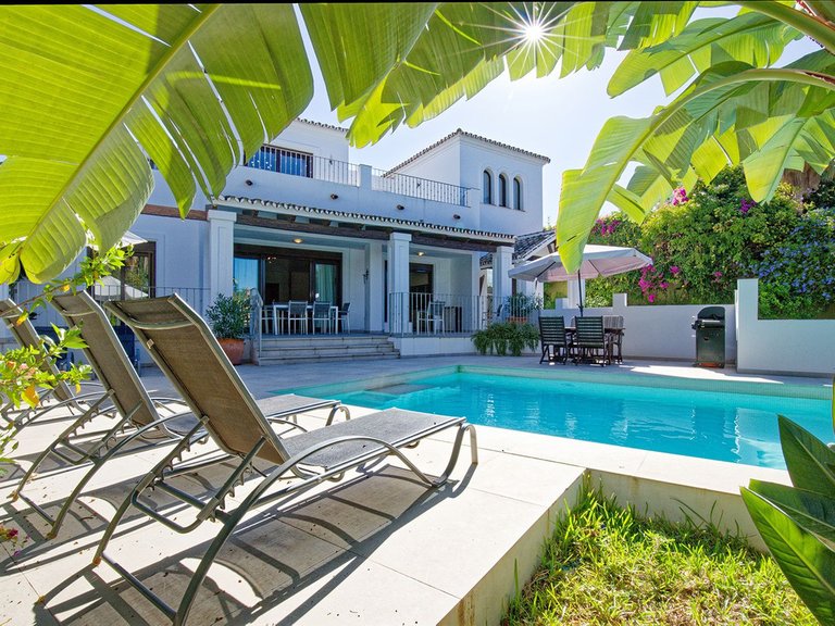 Apartment for Sale  in Marbella, Malaga 28