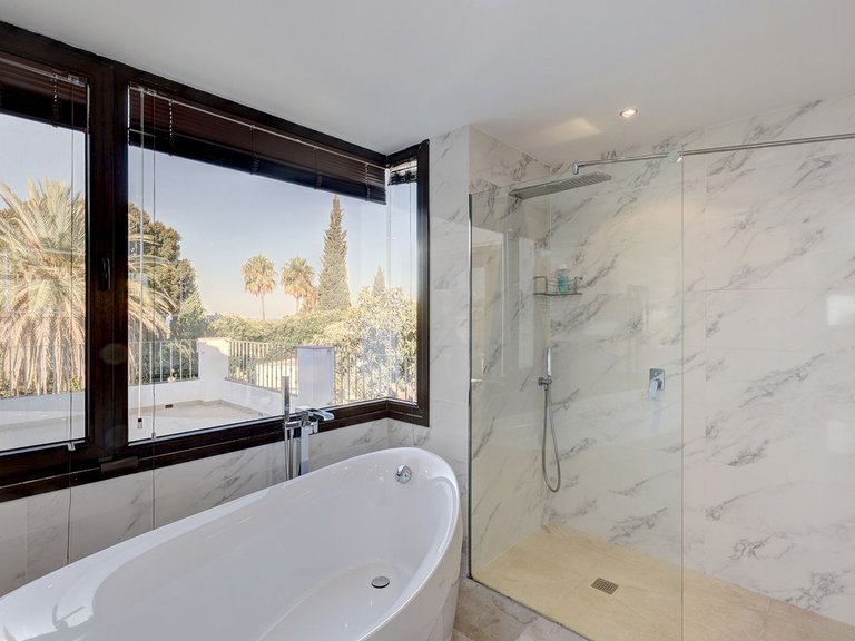 Apartment for Sale  in Marbella, Malaga 14