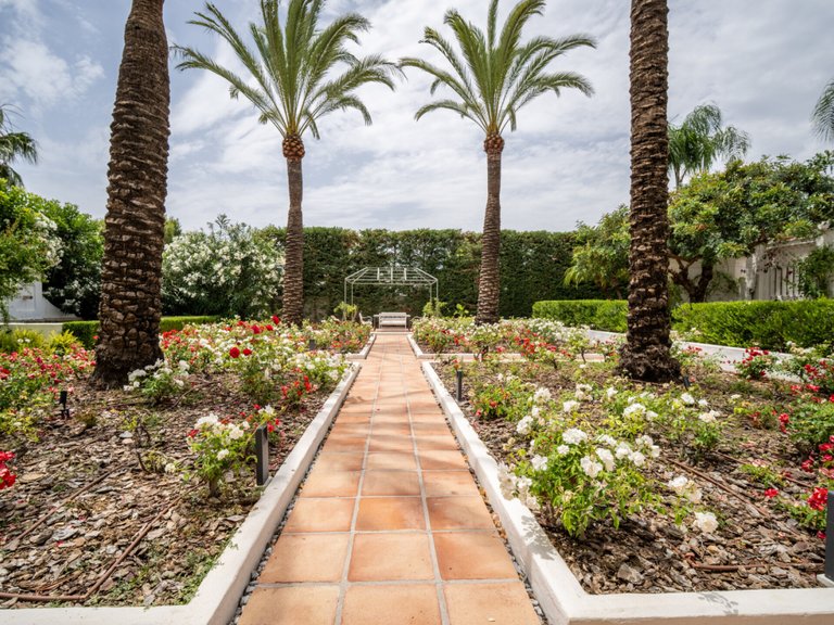 Apartment for Sale  in Marbella, Malaga 42