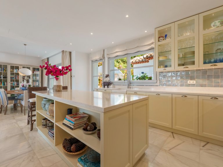 Apartment for Sale  in Marbella, Malaga 13