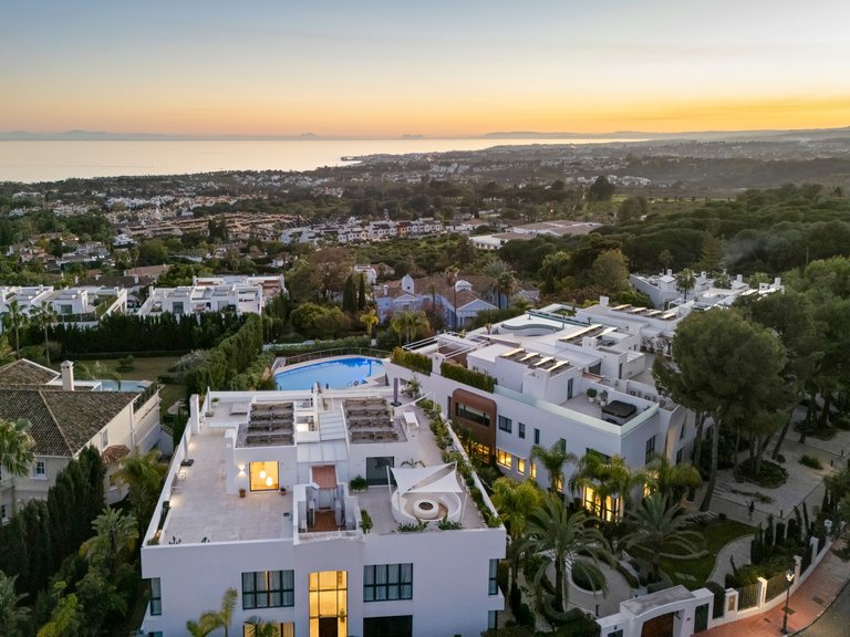 Apartment for Sale  in Marbella, Malaga 43