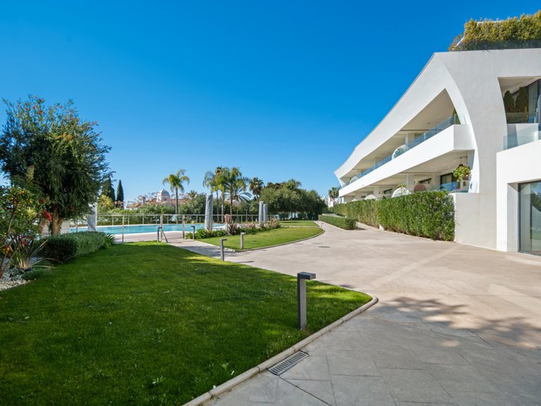 Apartment for Sale  in Marbella, Malaga 37